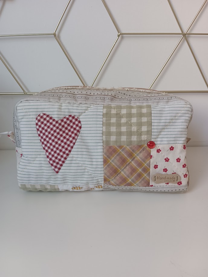 Neceser de patchwork hecho a mano